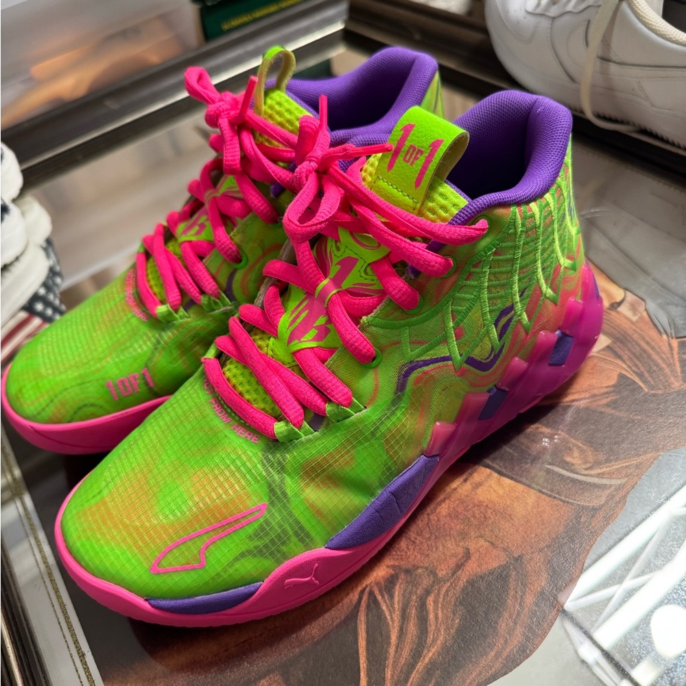 Green and Pink Melos